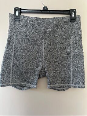 High-Rise Gray Athletic Bike Shorts - Supportive Stretch With Pockets